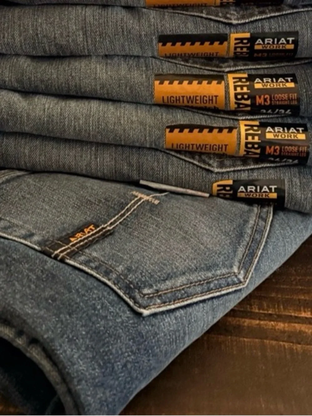 Ariat Men's Blue Lightweight Relaxed Jeans - Picture 1 of 6